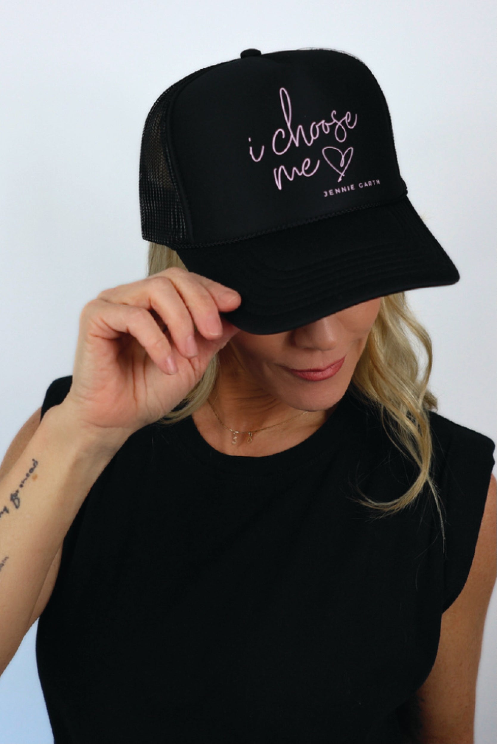 Signature I Choose Me Trucker Hat Black with Pink | Jennie Garth